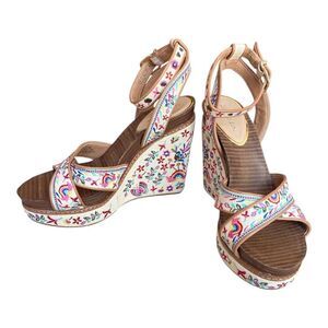 Gianni Bini floral embroidery wedge sandals size 7.5